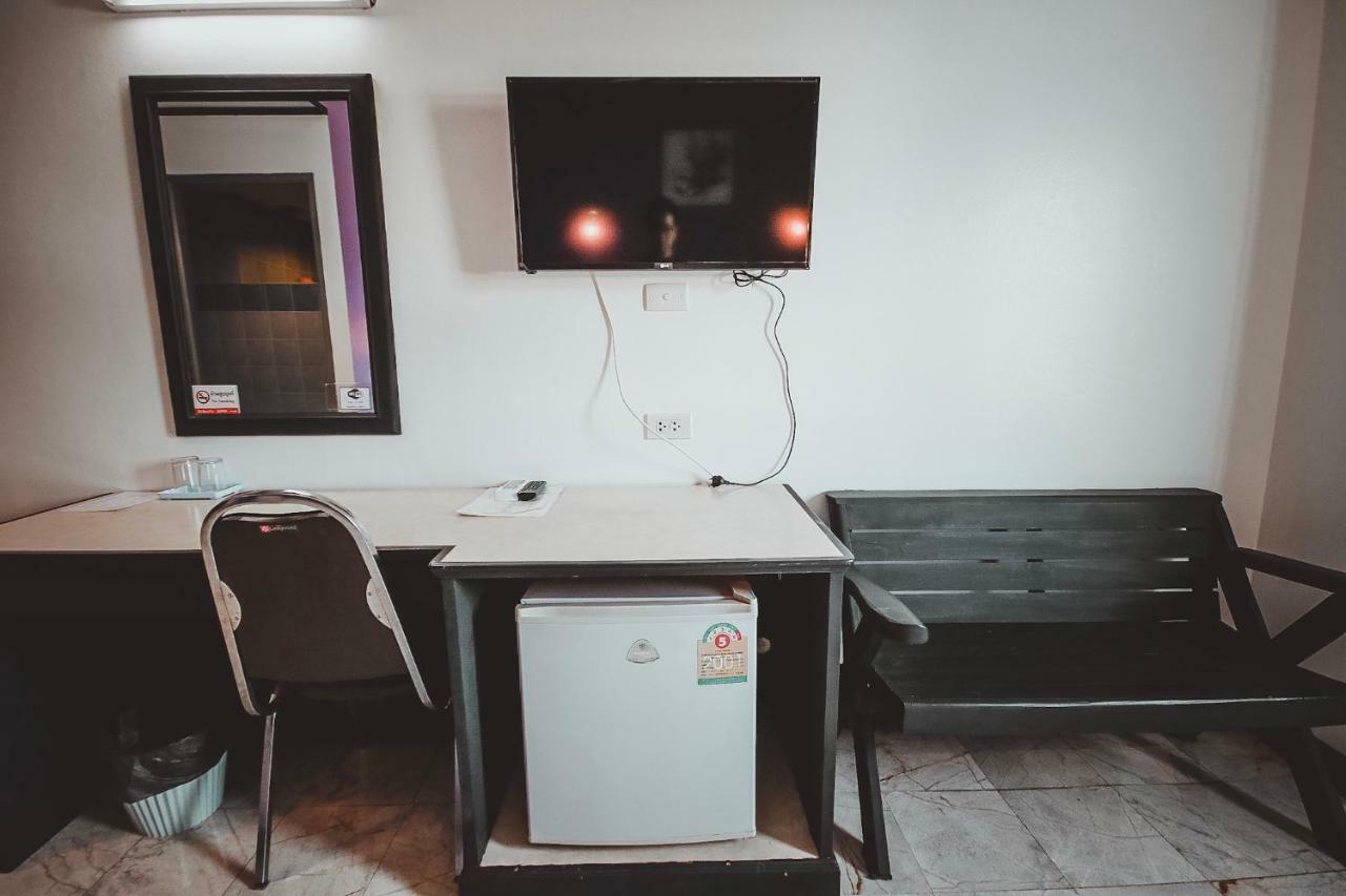 Ava Hotel Пхитсанулок Экстерьер фото